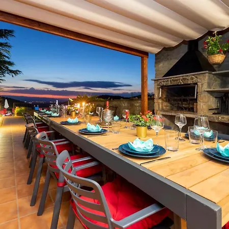 8 To 10 Sleeps Private Pool & Bbq Near Barcelona Villa